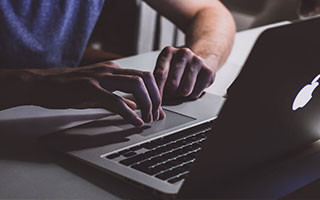 开云官网球迷回看时发现的换人完成后的十分钟内开始，巴萨的局面不再一样